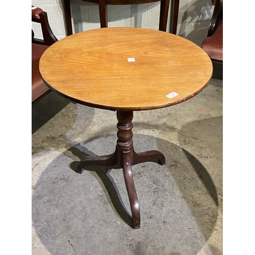 87 - Georgian oak tripod table 71H 64W