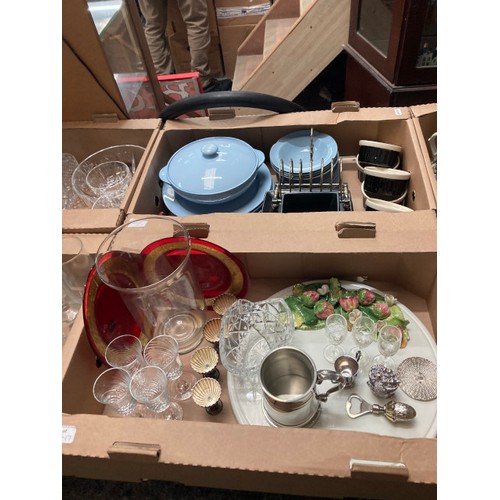 417 - 7 boxes containing silver plated champagne bucket, Kaiser 'Capriccio' cabinet plate, cutlery, toast ... 