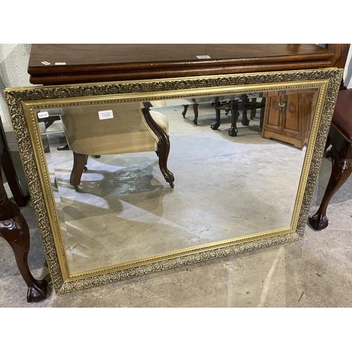 124 - Gilt framed mirror 72 x 102cm