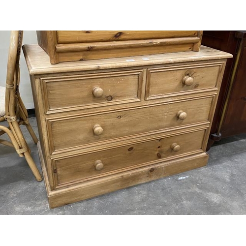 177 - Vintage pine 2 over 2 chest of drawers 73H 101W 52D