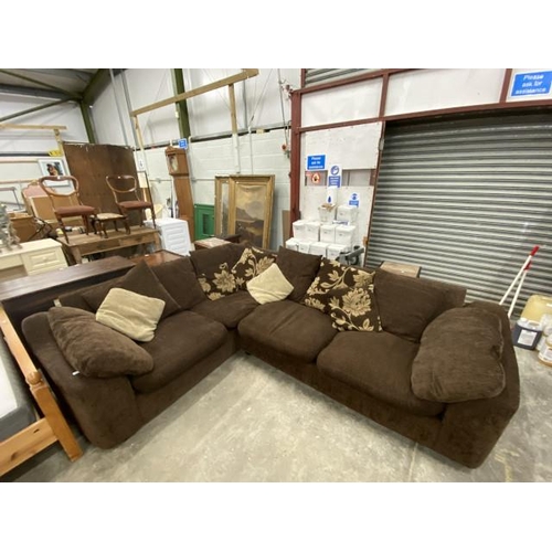 179 - Brown chenille corner sofa with scatter cushions 210 x 280cm