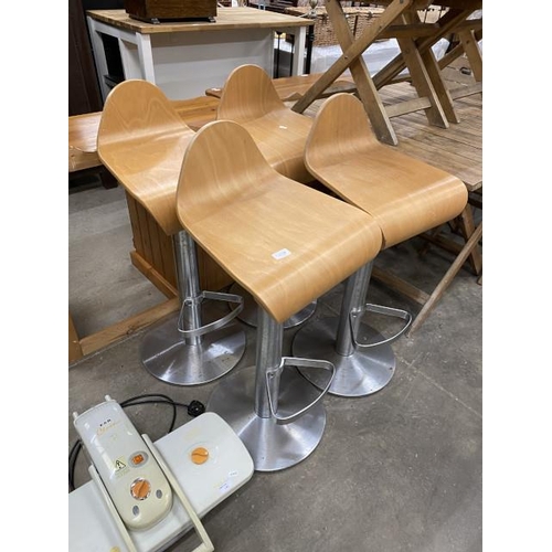 184 - 4 beech and chrome swivel bar stools 94H 38W