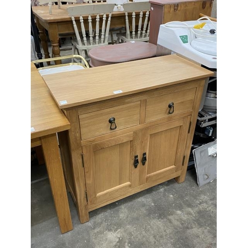 190 - Good quality oak 2 door/2 drawer sideboard 81H 80W 34D