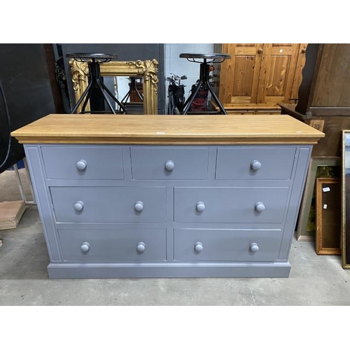 36 - Good quality beech topped bank of drawers (7) 92H 150W 46D