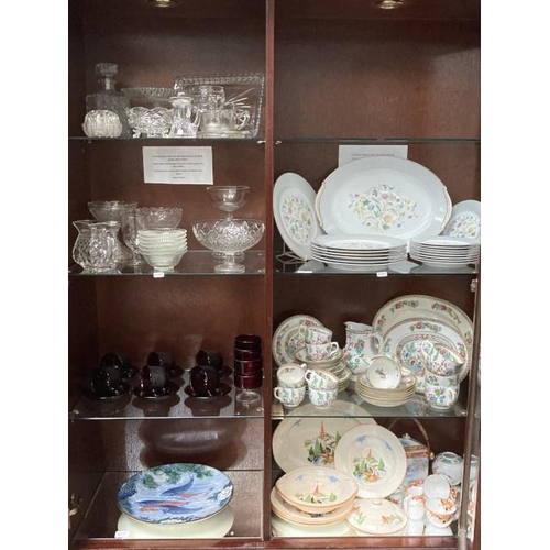 433 - 6 shelves of Bridgewater 'Indian Tree', 35 pieces, vintage 1950's Noritake tableware's, 17 pieces, p... 