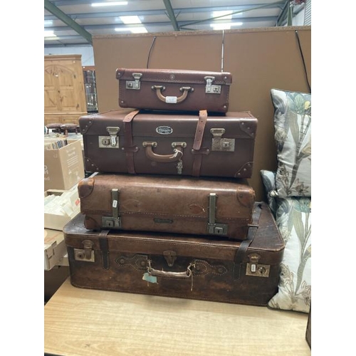 442 - 4 vintage travel cases inc. 'Van guard', 'Revelation' etc., various sizes