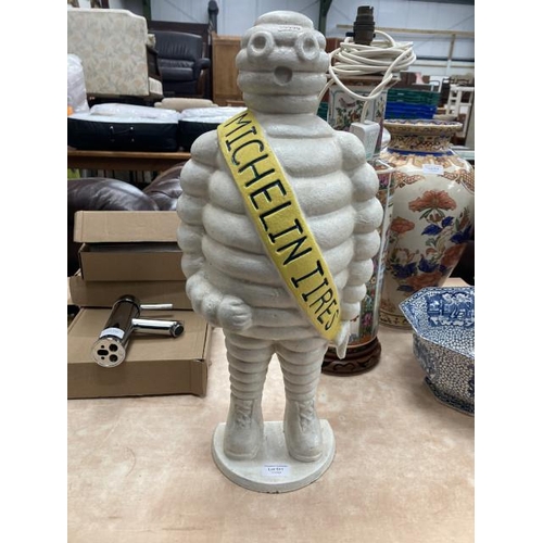 511 - Michelin man figurine 55H