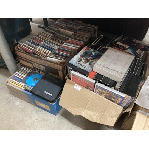 534 - 2 boxes of CDs including The Chieftans, Johnny Cash, Bob Marley, Billy Joel, Andre Rieu etc and a bo... 