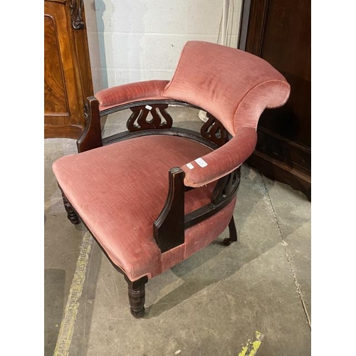 85 - Victorian mahogany tub chair 66W 70D