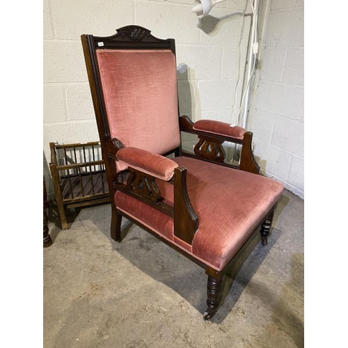 92 - Edwardian gentleman's library chair 106H 66W 65D