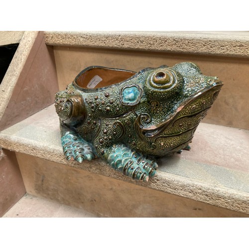 271 - Bernard Palissy 1902 toad planter, Doramouse & Company frog doorstop, seahorse planter & tortoise ga... 