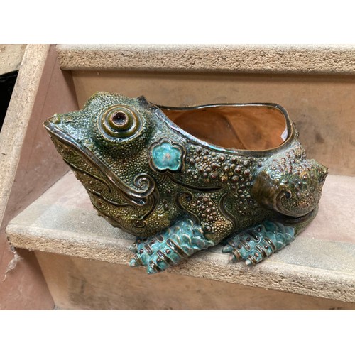 271 - Bernard Palissy 1902 toad planter, Doramouse & Company frog doorstop, seahorse planter & tortoise ga... 