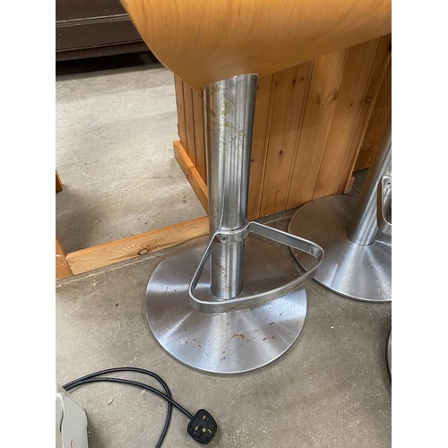 184 - 4 beech and chrome swivel bar stools 94H 38W