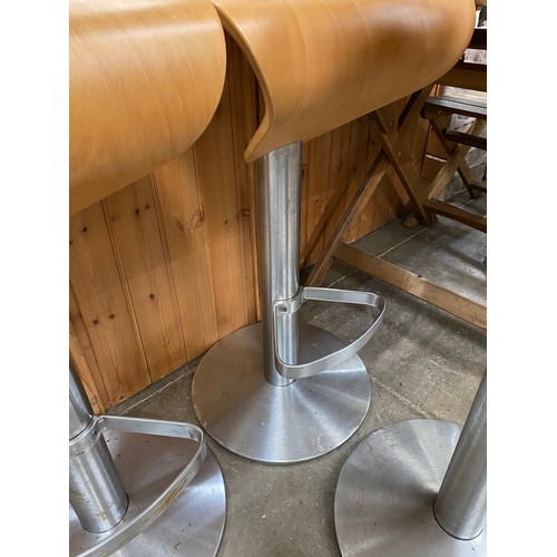 184 - 4 beech and chrome swivel bar stools 94H 38W