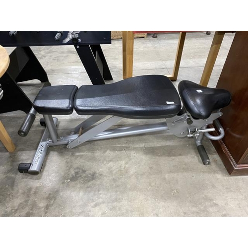 166 - Life Fitness weights bench 50W 130D