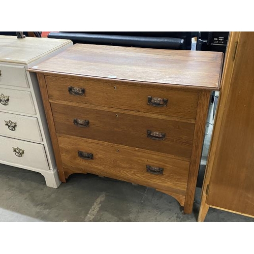 31 - Edwardian oak chest of drawers 82H 92W 50D