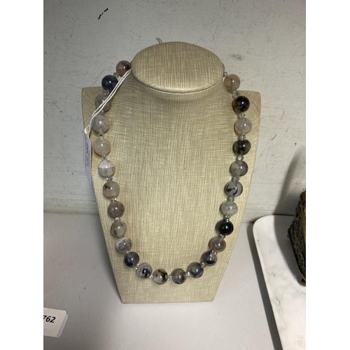 392 - Agate and moss agate hardstone beads with silver clasp 43cm long