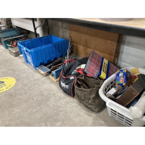 482 - Good collection of workshop tools and accessories, metal tool boxes and contents, spanners, saws, sc... 