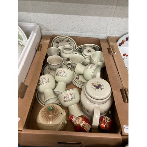 349 - Collection of part tea/ dinner sets, figurines, cased Miranda 10x50 binoculars, Kundo anniversary cl... 