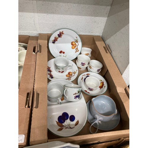 349 - Collection of part tea/ dinner sets, figurines, cased Miranda 10x50 binoculars, Kundo anniversary cl... 