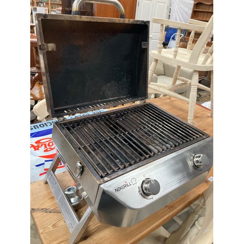 121 - NEXGRILL 820-0007G table top gas BBQ