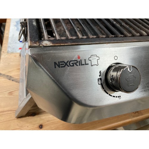 121 - NEXGRILL 820-0007G table top gas BBQ