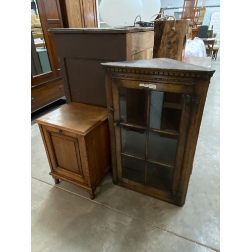 62 - Titchmarsh & Goodwin style oak wall mounted glazed corner cabinet 95H 60W 33D & an Edwardian oak pur... 