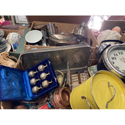 514 - 10 boxes of assorted collectables including dolls clothes, case of costume jewellery, plated wares, ... 