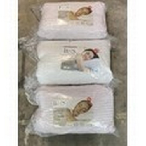 66 - Single luxury hotel duvet and 2 pairs of luxury hotel pillows (new)