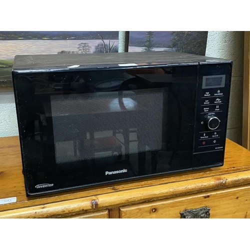 28 - Panasonic NN-SD25HB microwave