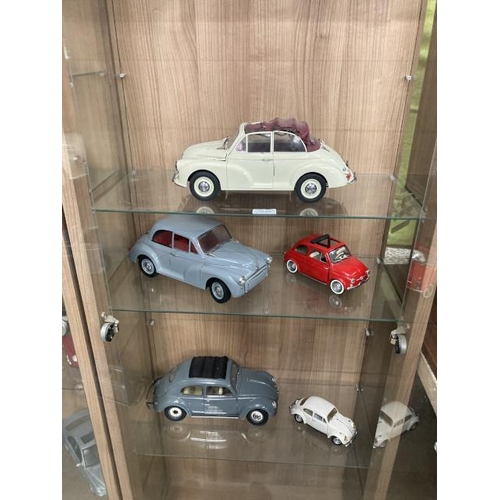 515 - 2x 1956 Morris Minor 100 (Sun Star), Fiat 500 (Solido), Volkswagen Type 1 Kafer (Sun Star) & 1967 VW... 