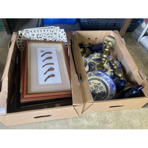 561 - 2 boxes of collectables including Spode Italian hors d'oeuvres dish, blue and white Shredded Wheat d... 