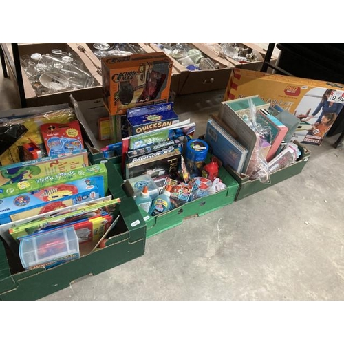 569 - Boxes of children's toys and games including Quicksand Swamp, Space Stars and Slimy Aliens, Beastly ... 