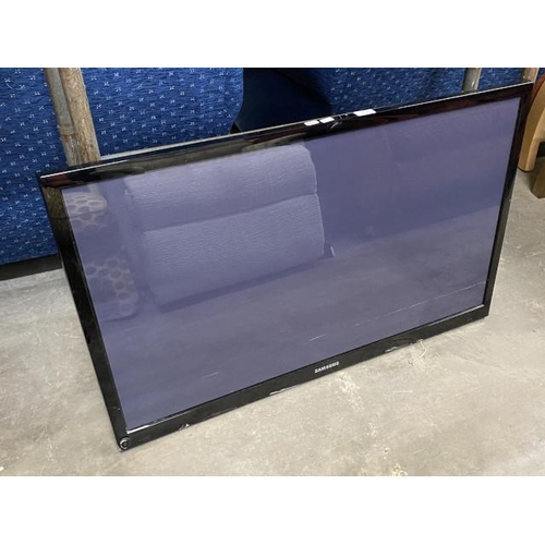 85 - Samsung PS43E450 Plasma TV with power lead and remote (no stand, with a wall bracket)