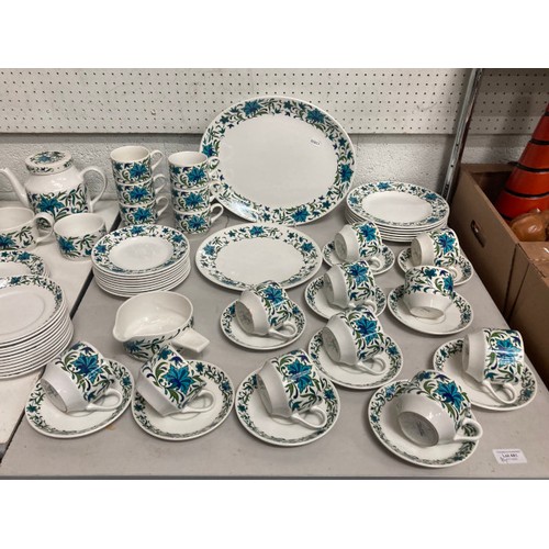 481 - Midwinter ‘Spanish Garden’ tablewares (119 pieces)