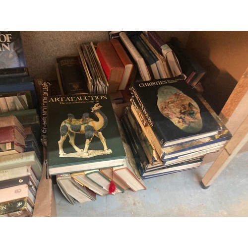 508 - Collection of antique books & magazines inc. Art At Auction, Southerby's, Christie's, Bonhams, Mitch... 