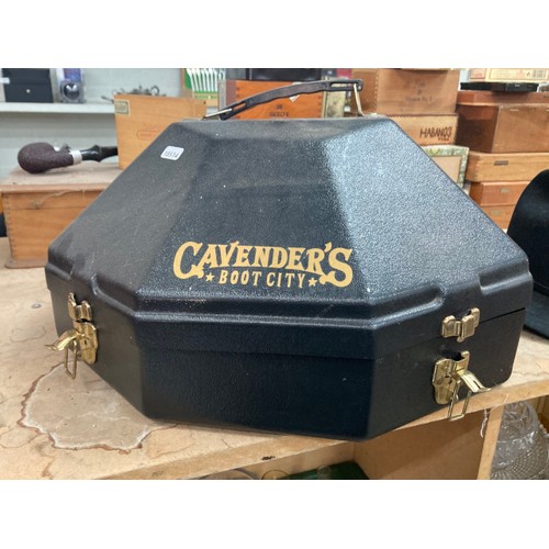 519 - M.L.Leddy’s ‘Leddy Cash’ rodeo hat (size  60 or 7 1/2) and a Cavender’s Boot City hat case