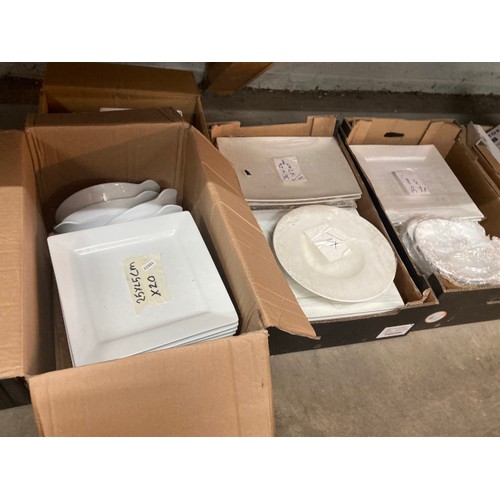 532 - 7 boxes of ex restaurant/hotel white ceramic plates/bowls, various sizes