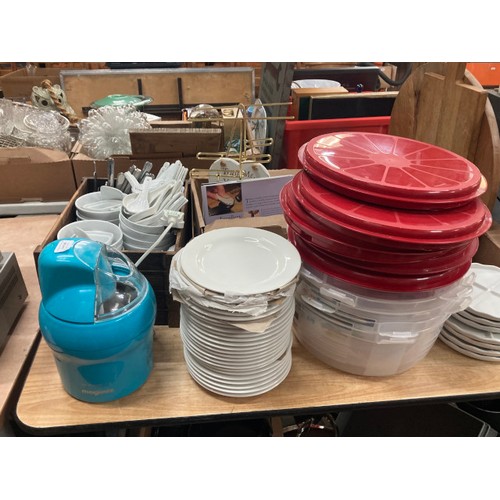 546 - Magimix Le Glacier 1.5 ice cream maker, 16 Bridgewood cups and saucers, assorted soup bowls and spoo... 