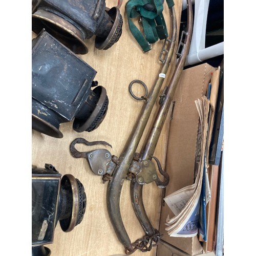 554 - Pair of vintage brass hames, 3 vintage coaching lamps and one other, 4 vintage spanners etc