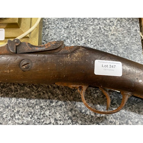 247 - Antique obsolete military service rifle, sold as seen