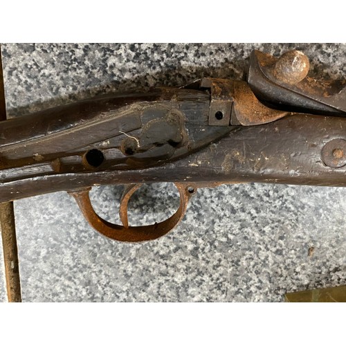 247 - Antique obsolete military service rifle, sold as seen