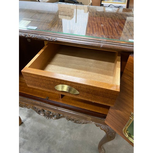 202 - Walnut cocktail cabinet on cabriole legs 109H 90W 46D