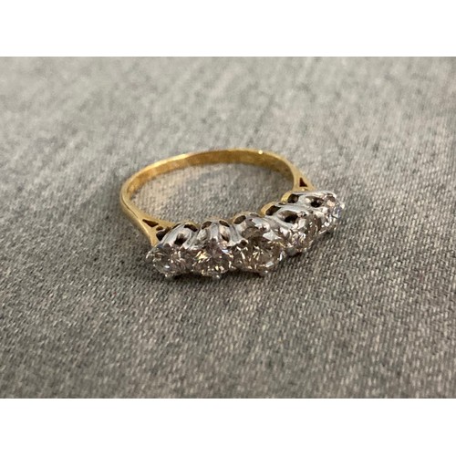 272 - 18ct gold 5 diamond ring approx. 1.5-1.75 carats size O 1/2