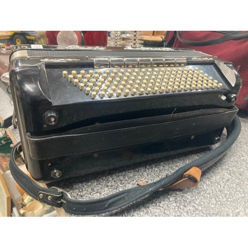 198 - Good quality Paolo Soprani button accordion