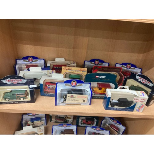 226 - 38 boxed model vehicles inc. Days Gone Vanguards, Corgi Motoring Memories, Lledo Days Gone etc.