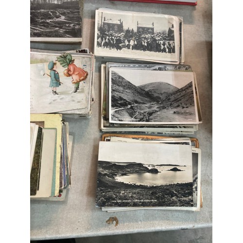 368 - Good collection of over 1000 antique and later postcards inc. Bruce Bairnsfather, topographical, sce... 