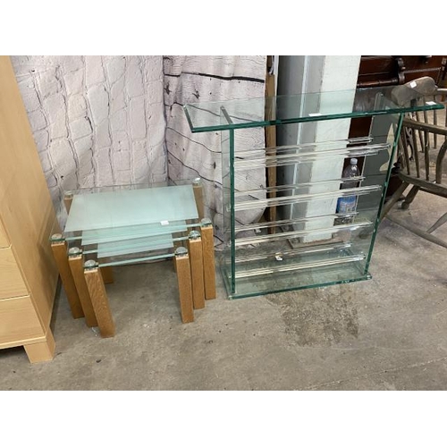 116 - Contemporary glass console table/shoe rack 76H 85W 25D & a contemporary glass and beech nest of thre... 