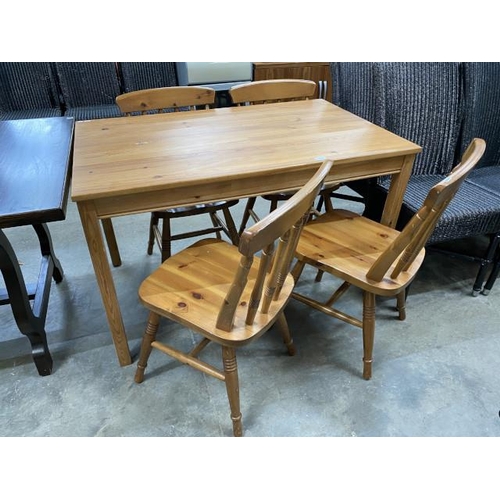 40 - Pine kitchen table 74H 118W 75D and four pine chairs