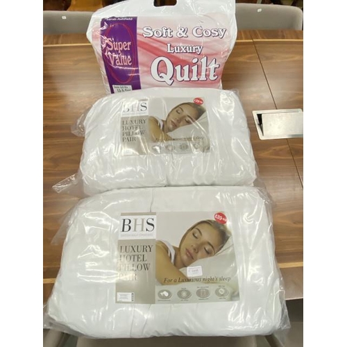 65 - 13.5 tog double quilt and 2 pairs of luxury hotel pillows (new)